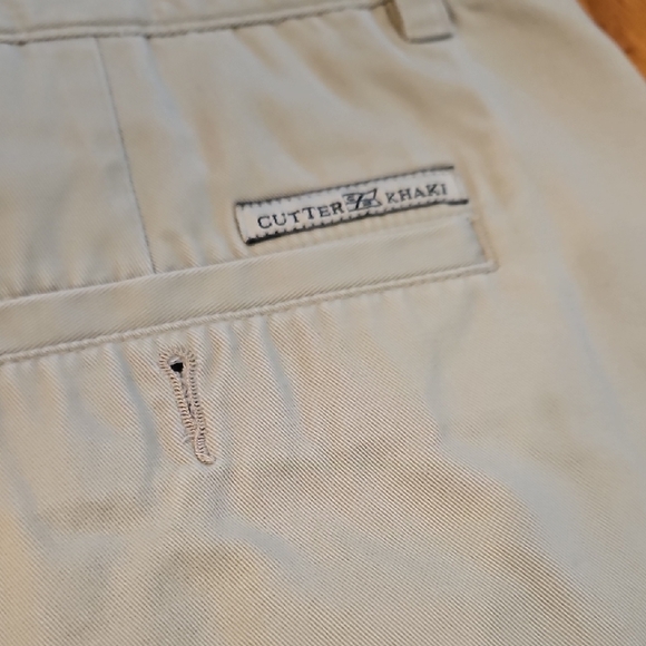 Cutter And Buck Pleated Khaki Shorts with Clemson Paw Embroidery - Picture 4 of 4